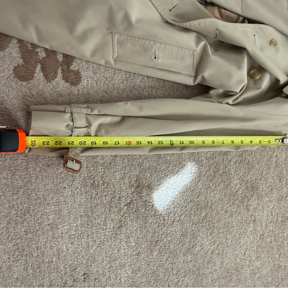 Burberry Tan Trench Coat - Picture 7 of 9